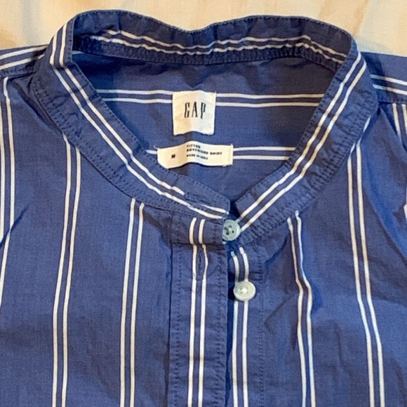 Women’s mandarin collared striped button down shirt - Picture 2 of 5